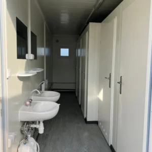 Modulo Sanitario 6x2,44m con 5 WC Indipendenti
